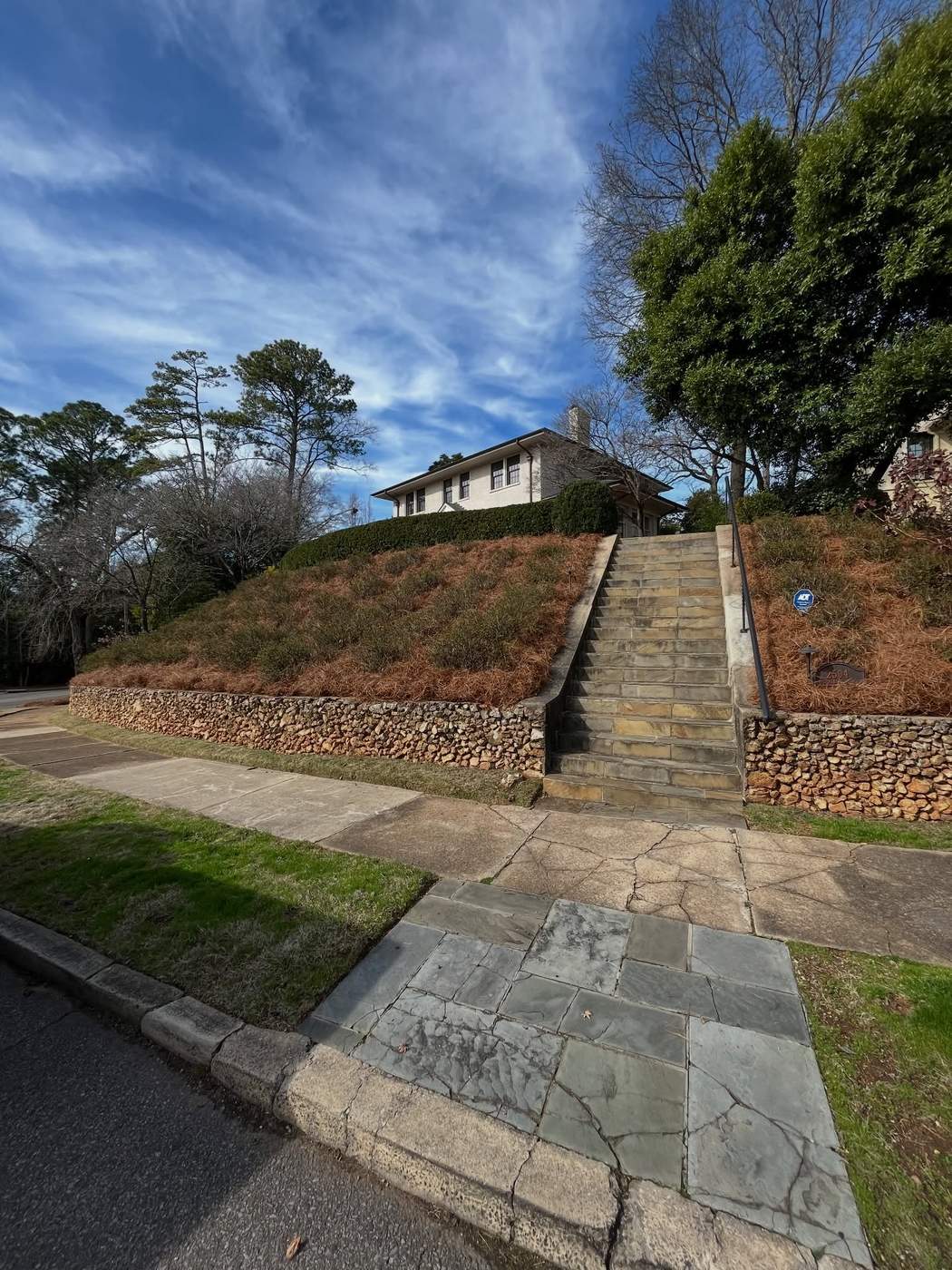 Professionally maintained landscaped grounds, Birmingham AL